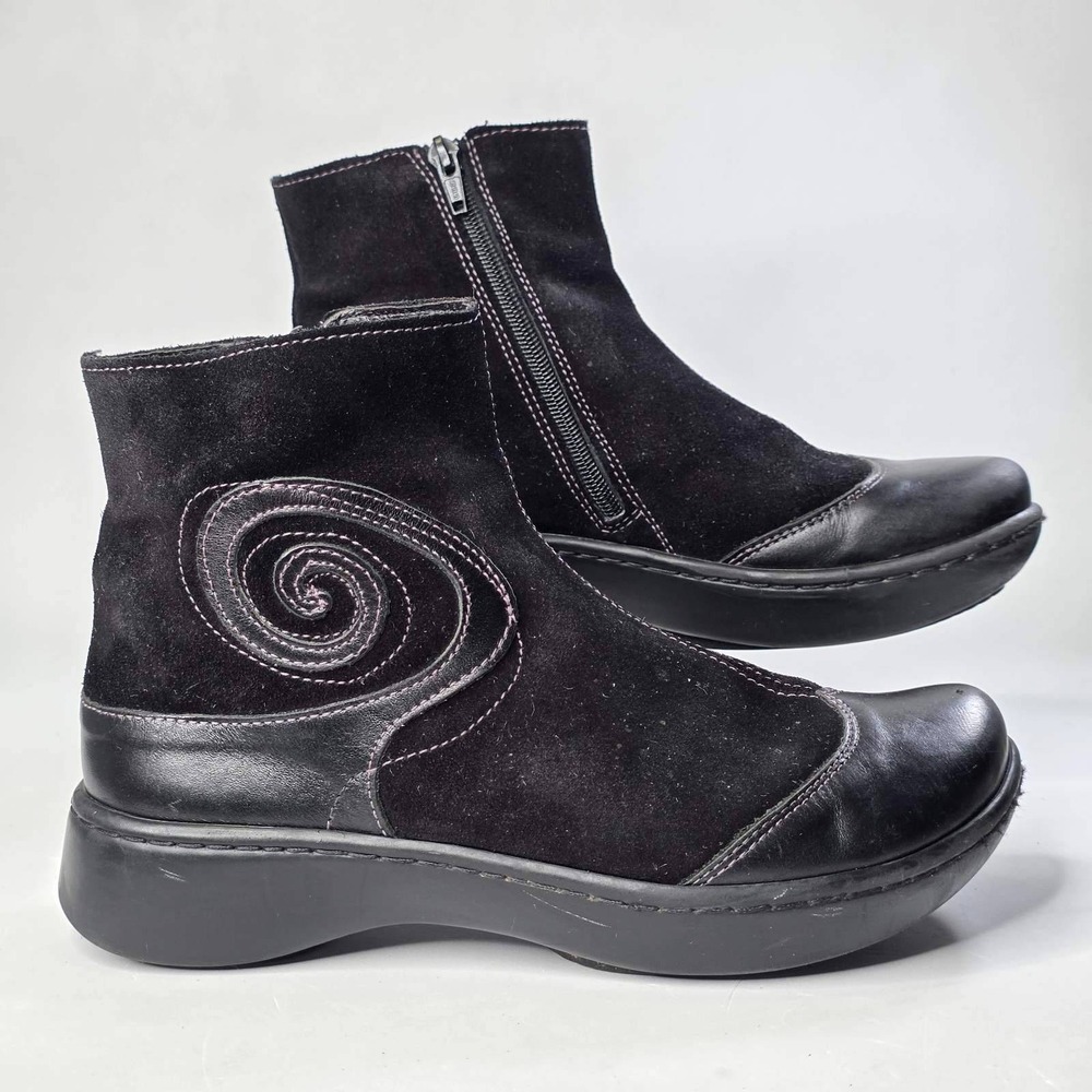 Naot Oyster Ankle Boots Women's 7.5 Black Suede Leather Swirl Zip Comfort Israel